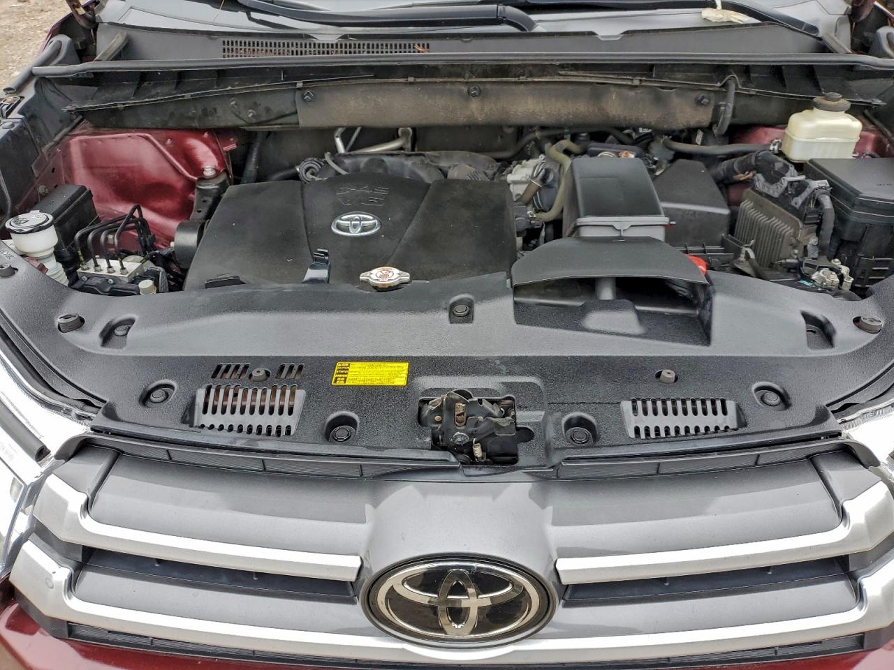 2018 Toyota Highlander Se VIN: 5TDJZRFH3JS912115 Lot: 95514785