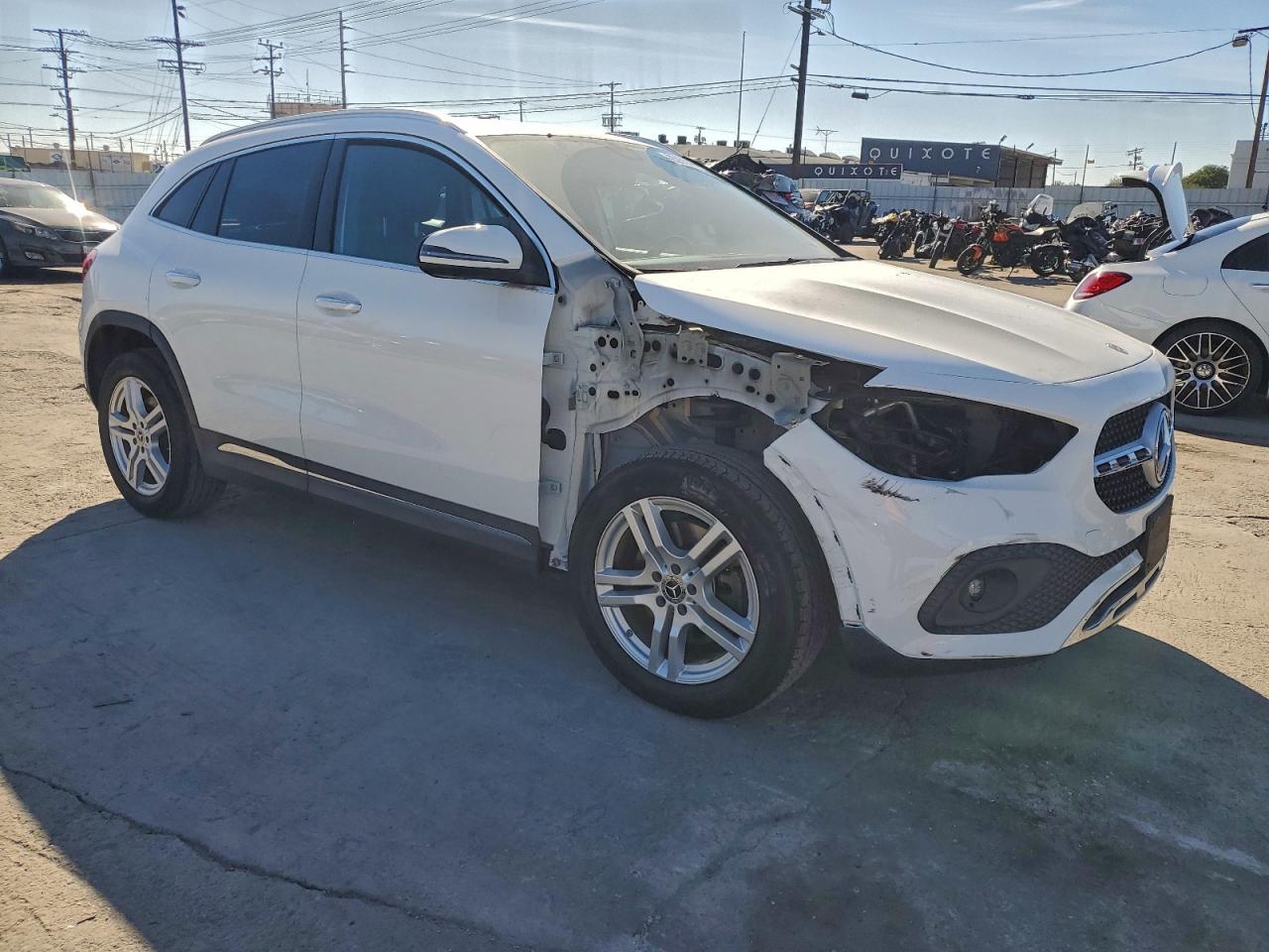 Фото: W1N4N4GB5MJ166752