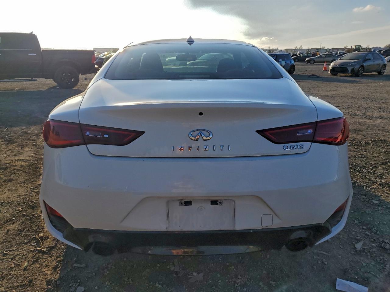 2018 Infiniti Q60 Luxe 300 VIN: JN1EV7EK3JM341772 Lot: 94975595