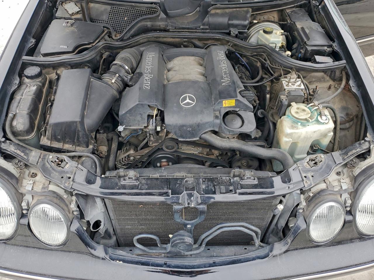 2000 Mercedes-Benz E 320 VIN: WDBJF65J6YB142049 Lot: 95885025