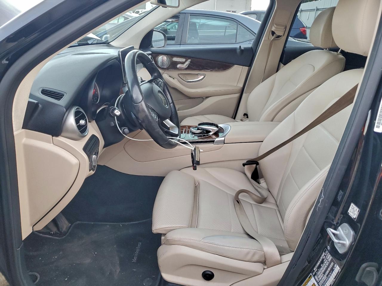 Фото: WDC0G4KB9GF057817