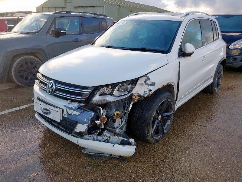 2015 VOLKSWAGEN TIGUAN 2.0 TDI BLUEMOTION TECH R-LINE 184 5DR DSG [NAV] for sale at Copart NEWBURY