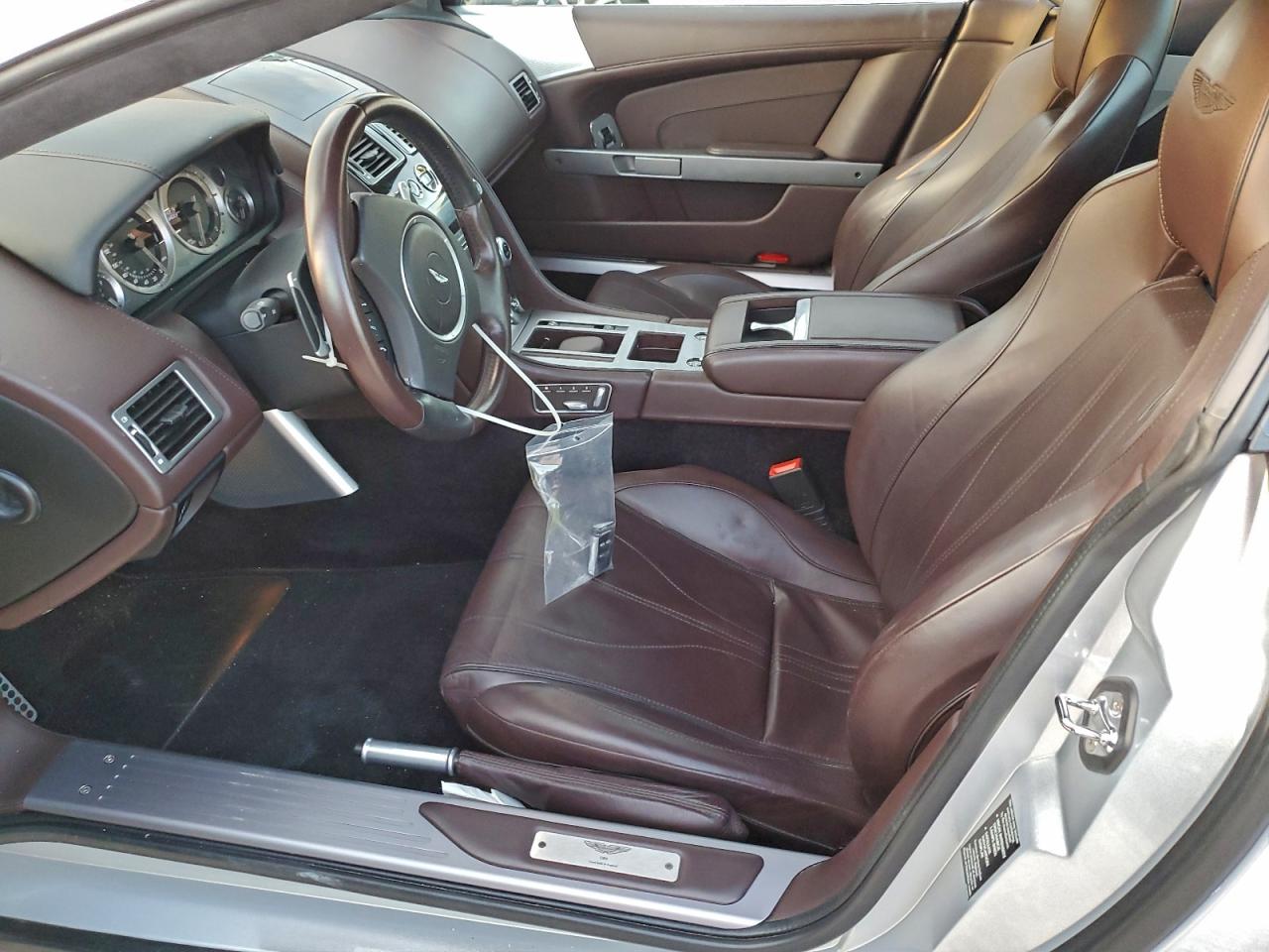 SCFFDAAM4EGA15318 2014 Aston Martin Db9