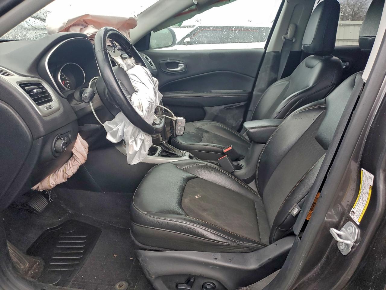 2018 Jeep Compass Latitude VIN: 3C4NJDBBXJT161694 Lot: 97439235