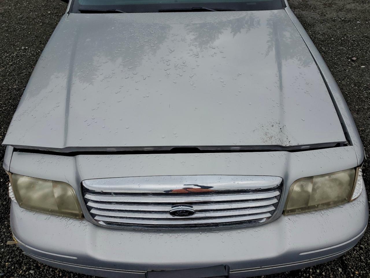 2001 Ford Crown Victoria Lx VIN: 2FAFP74W51X165564 Lot: 94812385