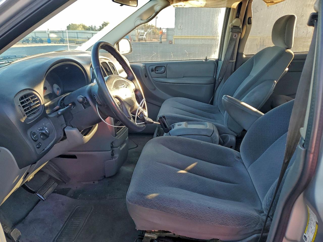 2005 Chrysler Town & Country Touring VIN: 2C4GP54L05R469663 Lot: 96040405