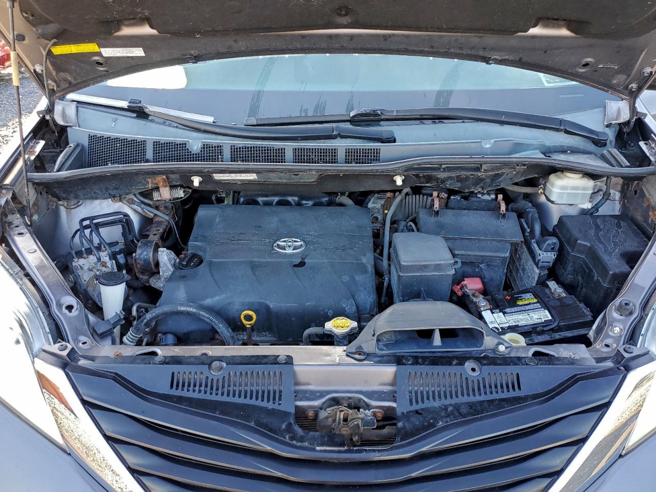 2011 Toyota Sienna Le VIN: 5TDJK3DC1BS025672 Lot: 95203595