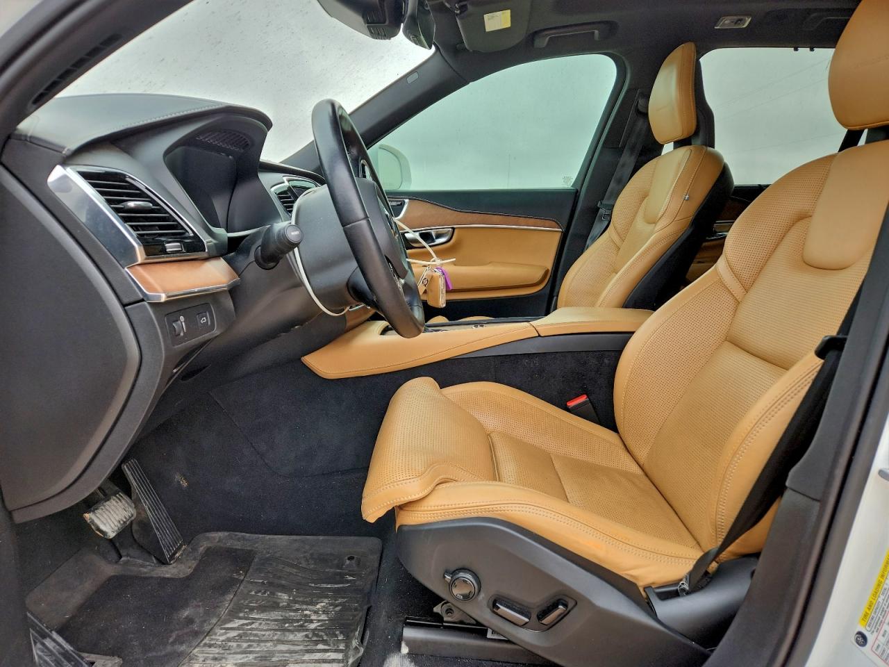 2017 Volvo Xc90 T6 VIN: YV4A22PL1H1178058 Lot: 97298305