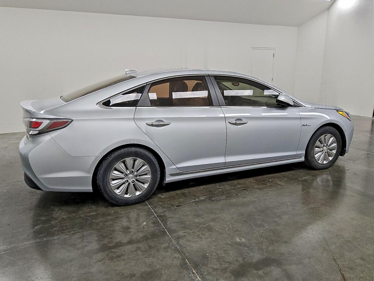 2017 Hyundai Sonata Hybrid VIN: KMHE24L19HA056905 Lot: 95553075