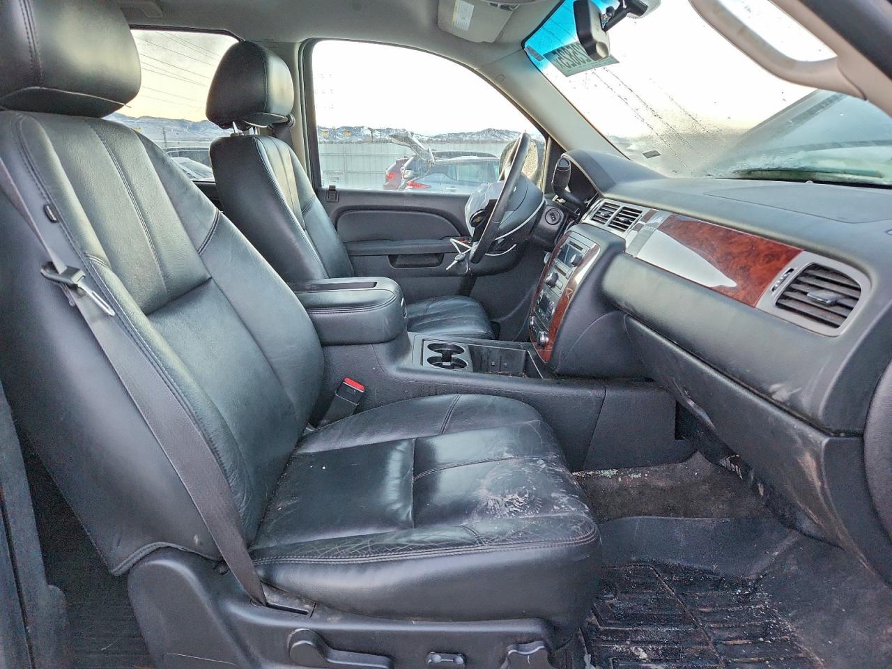 2014 Chevrolet Suburban K1500 Lt VIN: 1GNSKJE74ER191527 Lot: 94025825