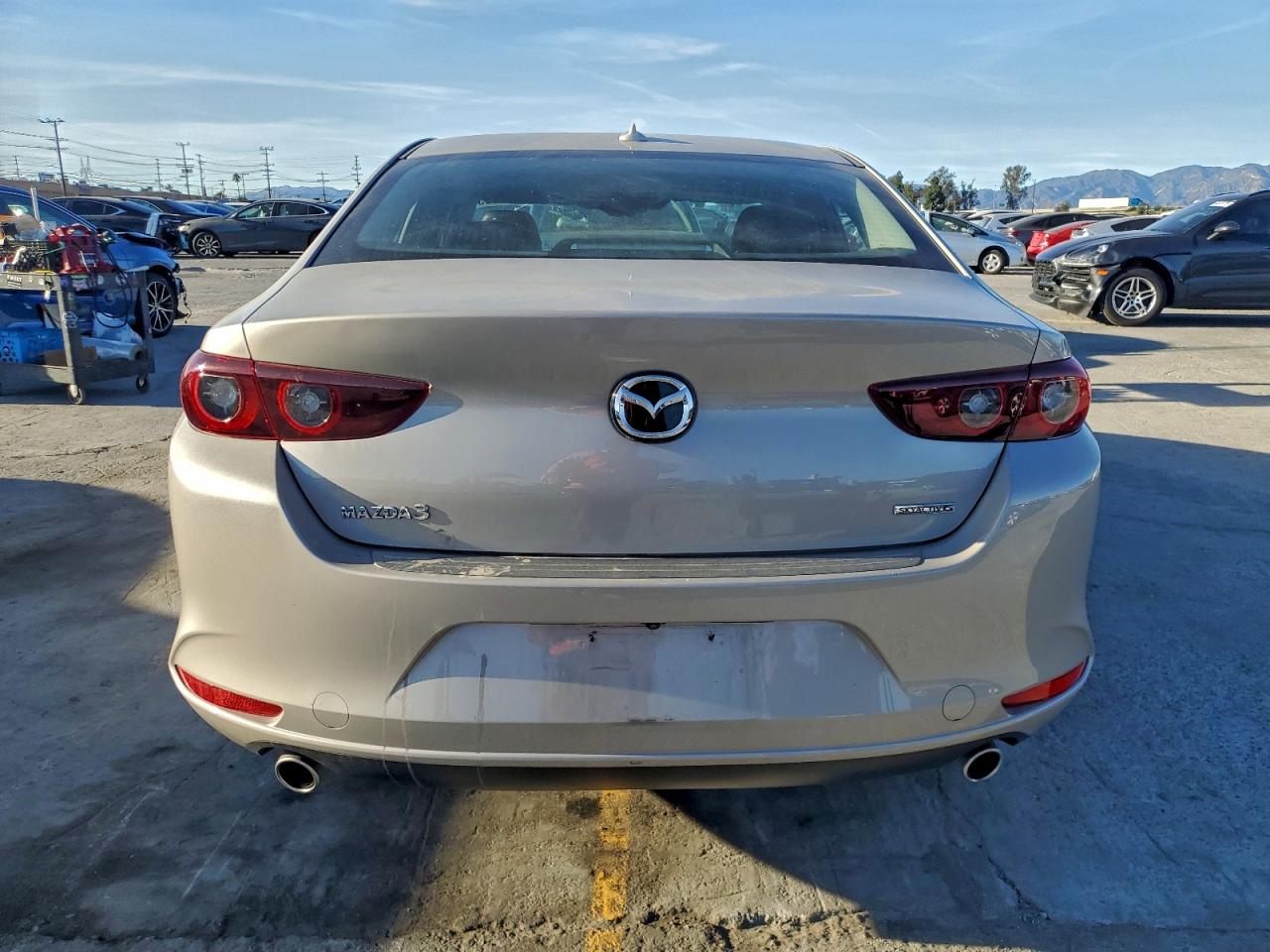 2022 Mazda 3 Premium VIN: 3MZBPADL1NM312117 Lot: 94978255
