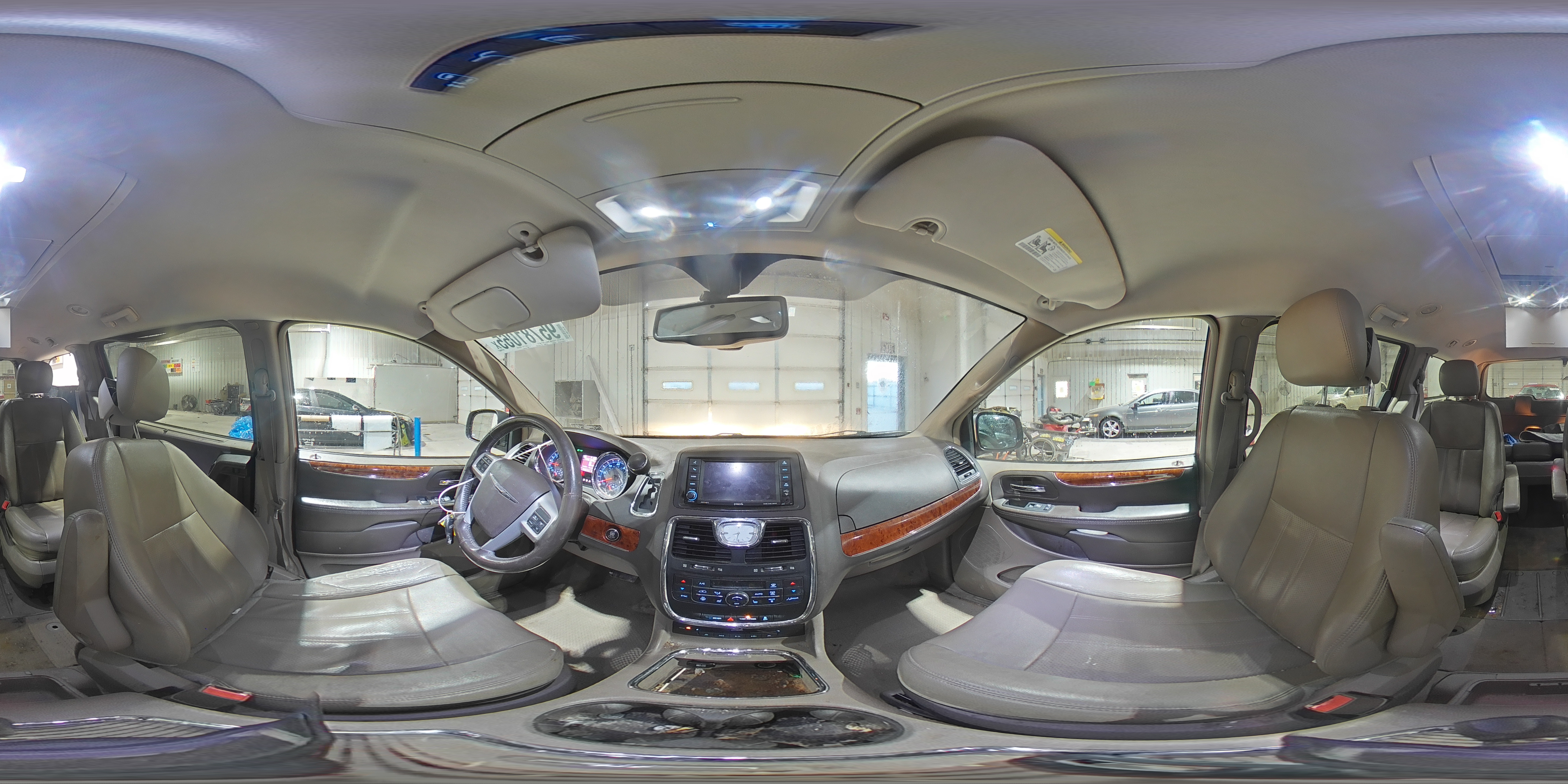 2015 Chrysler Town & Country Touring L VIN: 2C4RC1CG1FR540050 Lot: 95781065