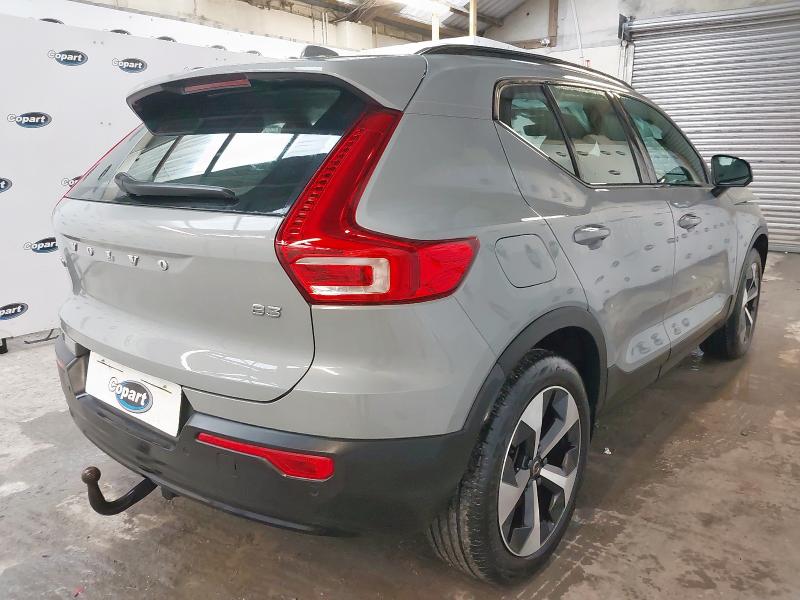 2024 VOLVO XC40 2.0 B3P PLUS DARK 5DR AUTO