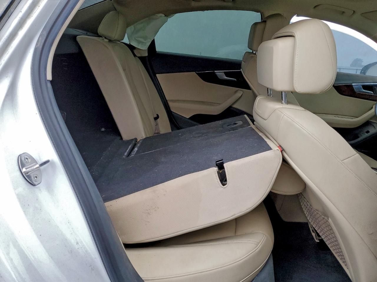 2017 Audi A4 Premium Plus VIN: WAUENAF40HN069385 Lot: 94735605