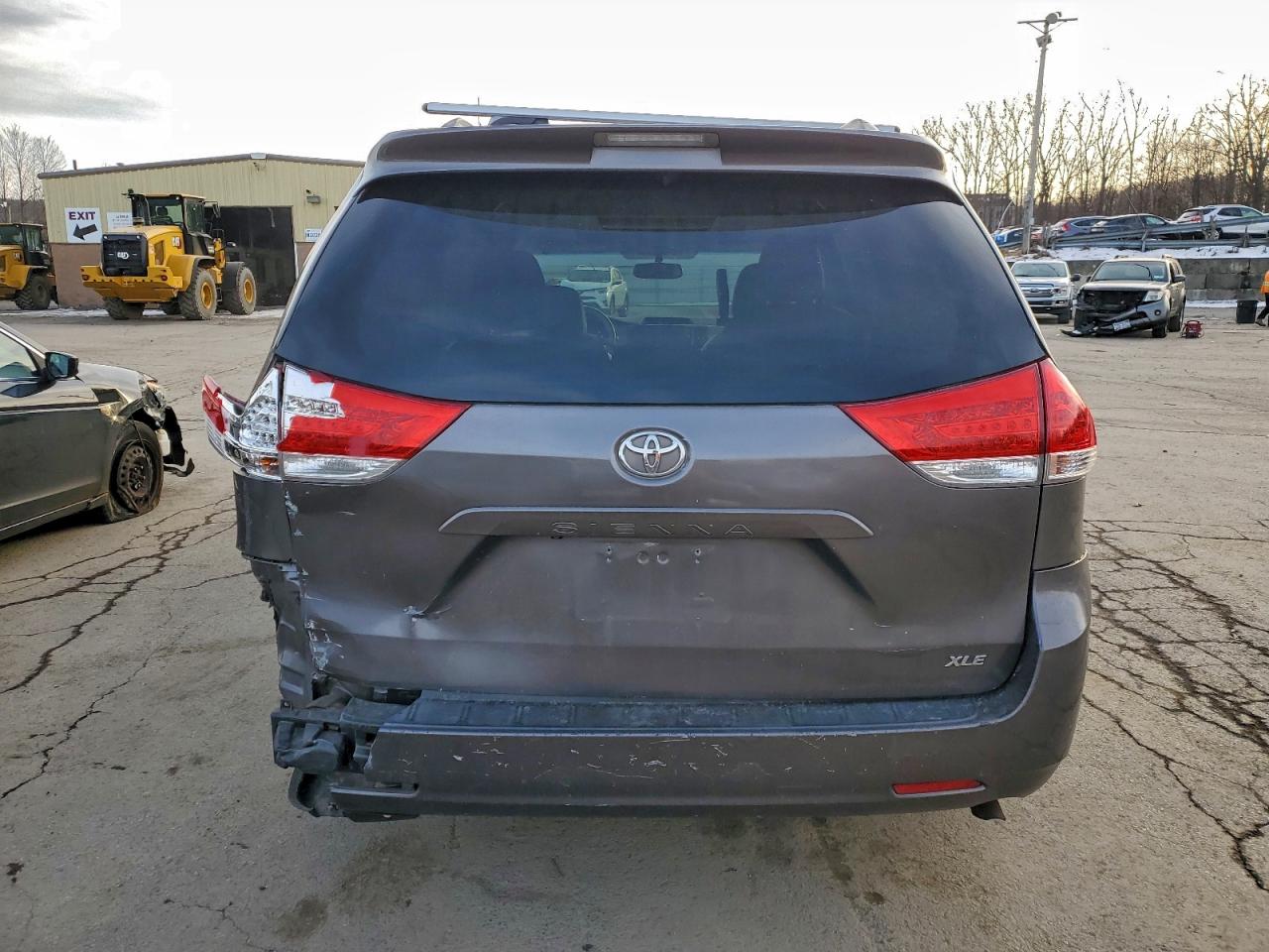 2014 Toyota Sienna Xle VIN: 5TDYK3DC6ES425990 Lot: 95483855