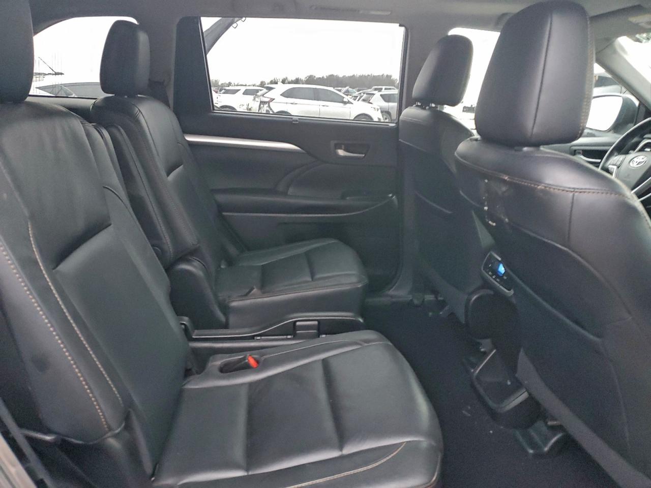 2018 Toyota Highlander Se VIN: 5TDJZRFH6JS559918 Lot: 94287795