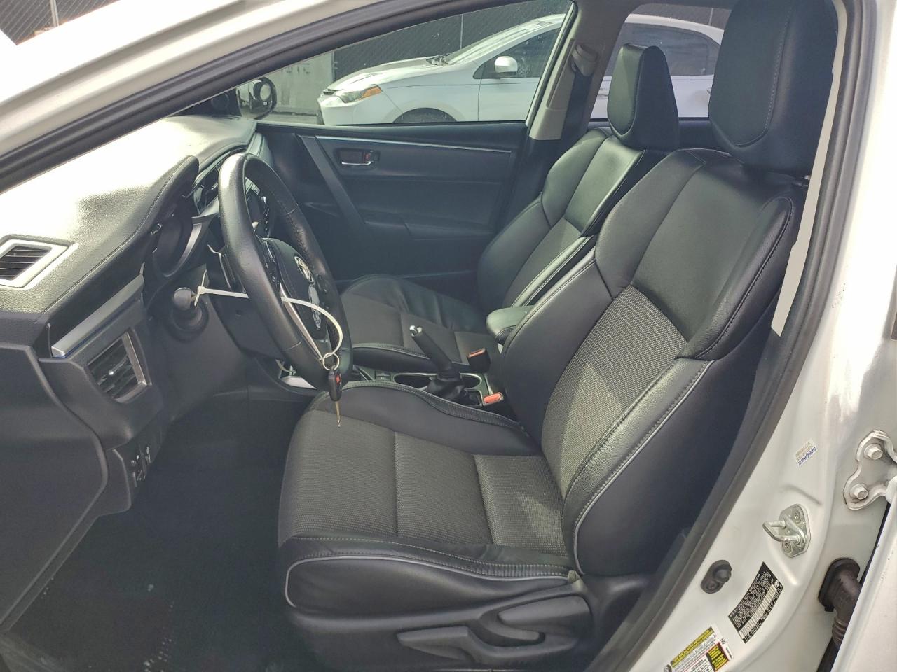 2015 Toyota Corolla L VIN: 5YFBURHE9FP271414 Lot: 94934175