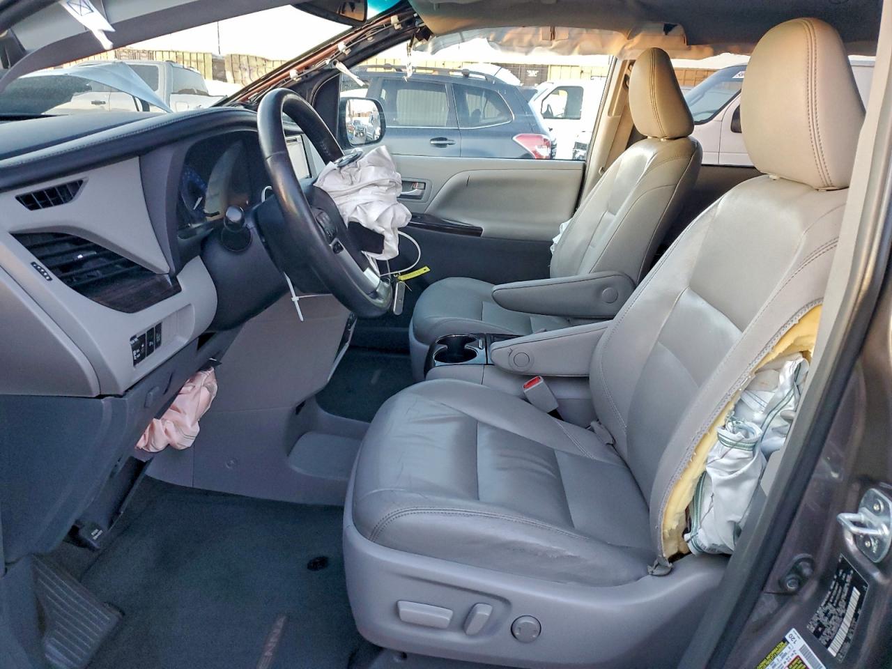 2015 Toyota Sienna Xle VIN: 5TDYK3DC4FS611545 Lot: 93726395