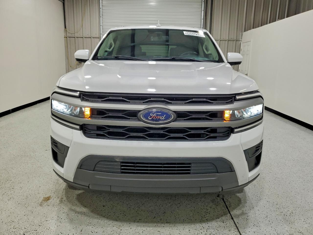 2024 Ford Expedition Xlt VIN: 1FMJU1J8XREA25230 Lot: 96932535