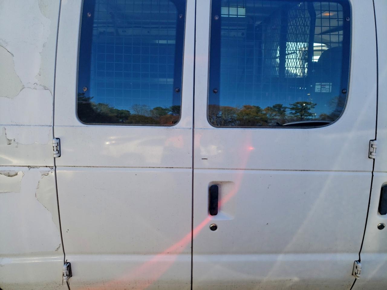 2000 Ford Econoline E250 Van VIN: 1FTNE24L3YHA19226 Lot: 96314245