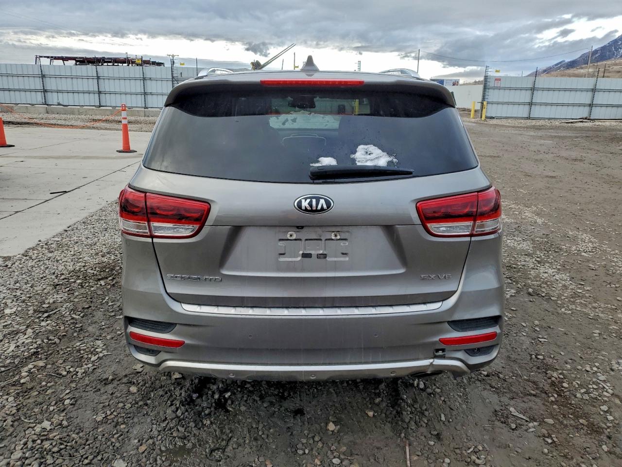 2017 Kia Sorento Sx VIN: 5XYPKDA5XHG228250 Lot: 94749945