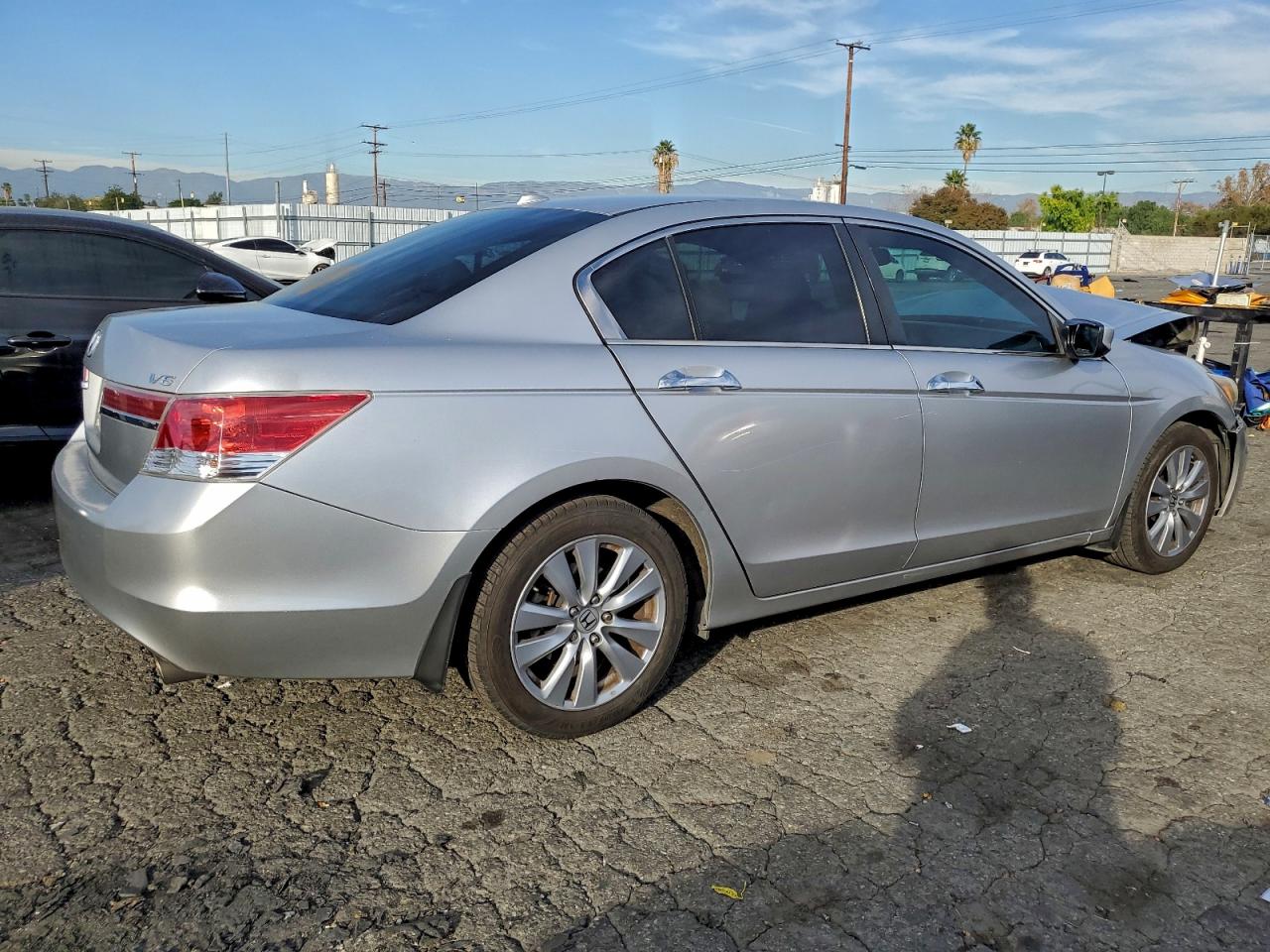 2011 Honda Accord Exl VIN: 1HGCP3F85BA015924 Lot: 97665365