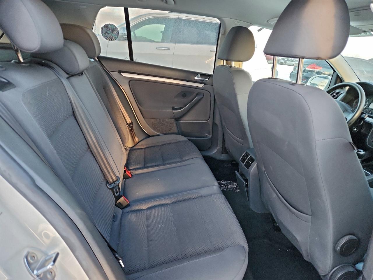 2008 Volkswagen Rabbit VIN: WVWCA71K18W071882 Lot: 94256265