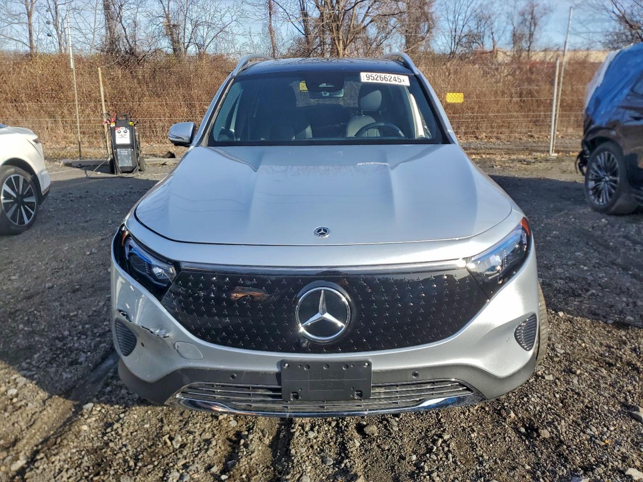 Фото: W1N9M0CB0SN132957