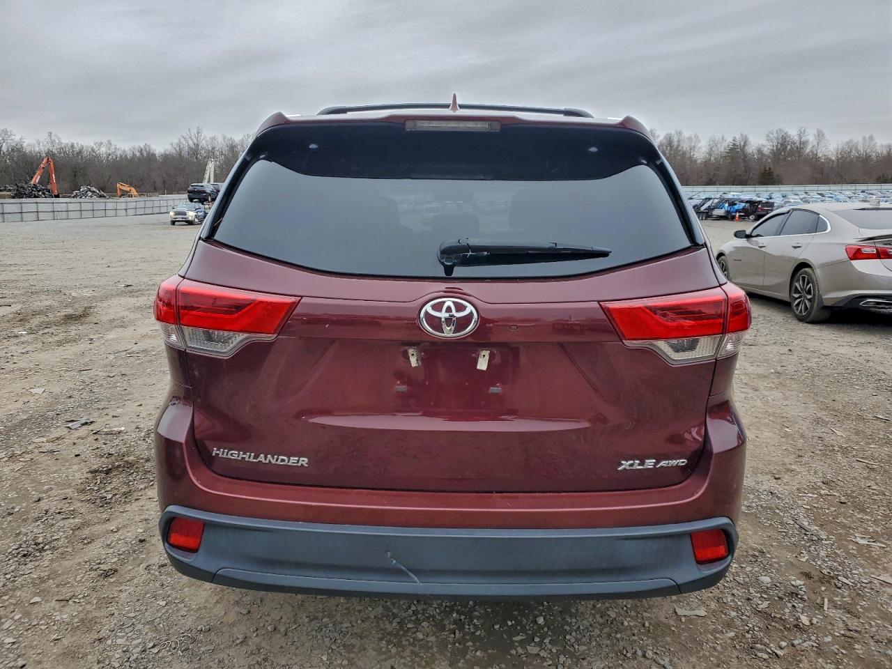 2018 Toyota Highlander Se VIN: 5TDJZRFH3JS912115 Lot: 95514785