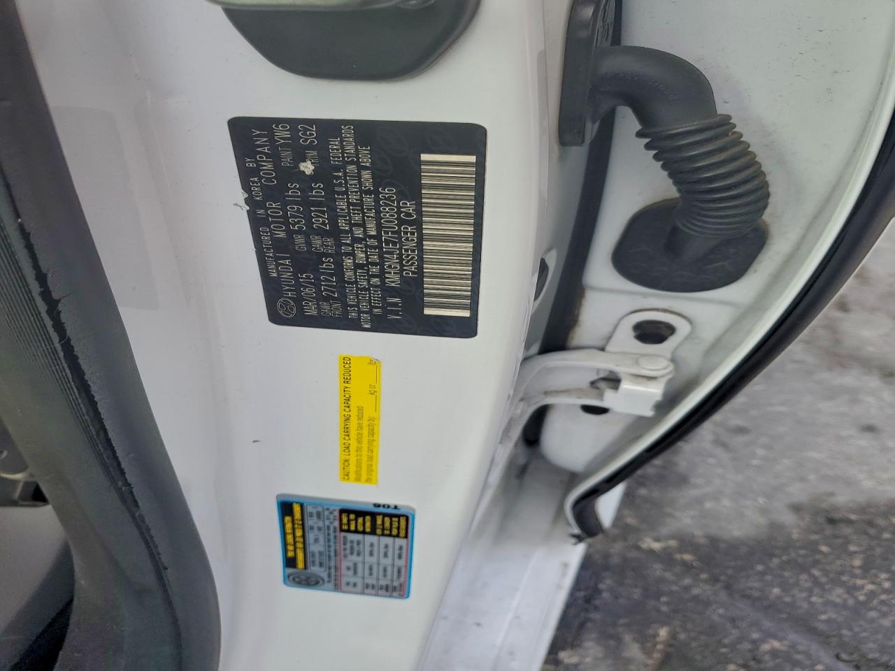 2015 Hyundai Genesis 3.8L VIN: KMHGN4JE7FU088236 Lot: 97522875