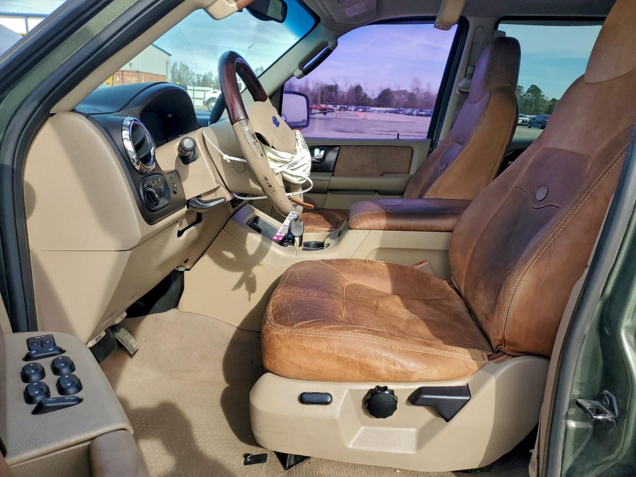 2005 Ford Expedition Eddie Bauer VIN: 1FMPU17595LA75761 Lot: 94346565