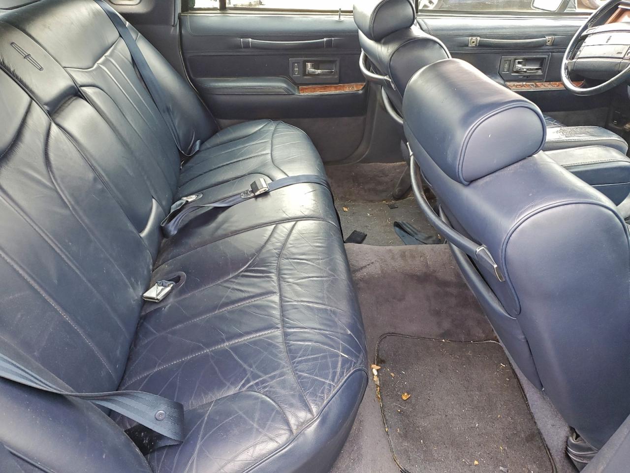 1994 Lincoln Town Car Signature VIN: 1LNLM82W4RY735222 Lot: 93542635