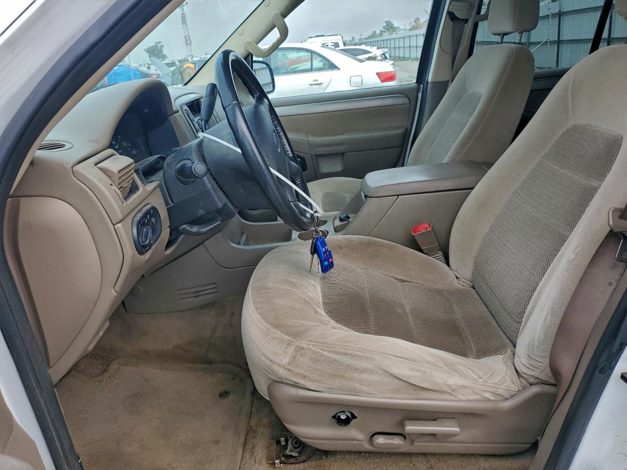 2004 Ford Explorer Xlt VIN: 1FMDU73W54ZA10390 Lot: 94168555