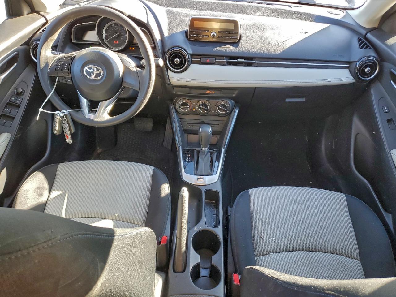 2016 Toyota Yaris VIN: 3MYDLBYV7GY124028 Lot: 96315865