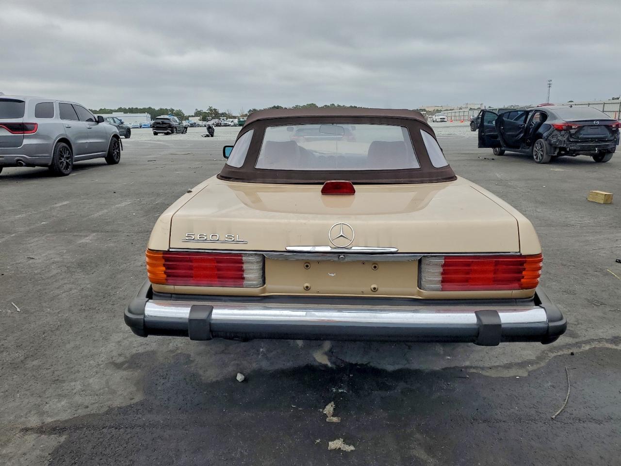 1987 Mercedes-Benz 560 Sl VIN: WDBBA48D0HA064354 Lot: 91847985