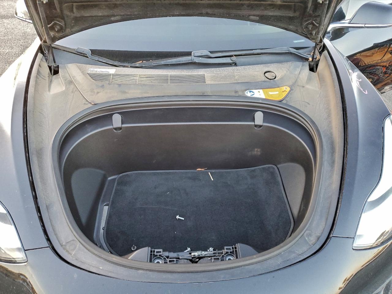 2018 Tesla Model 3 VIN: 5YJ3E1EA8JF004807 Lot: 94524555