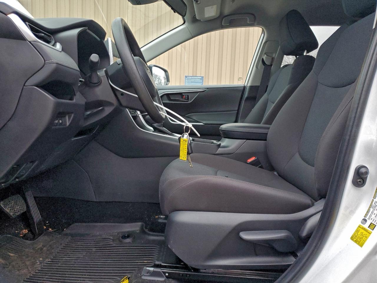 2025 Toyota Rav4 Le VIN: 2T3F1RFV5SW581766 Lot: 94270835