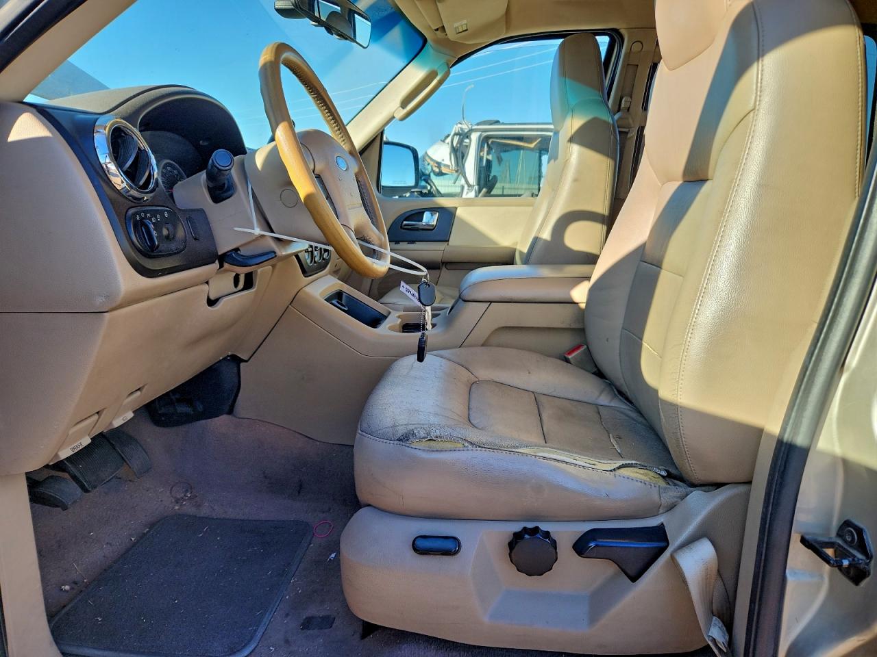 2005 Ford Expedition Xlt VIN: 1FMPU16525LA50900 Lot: 94701685