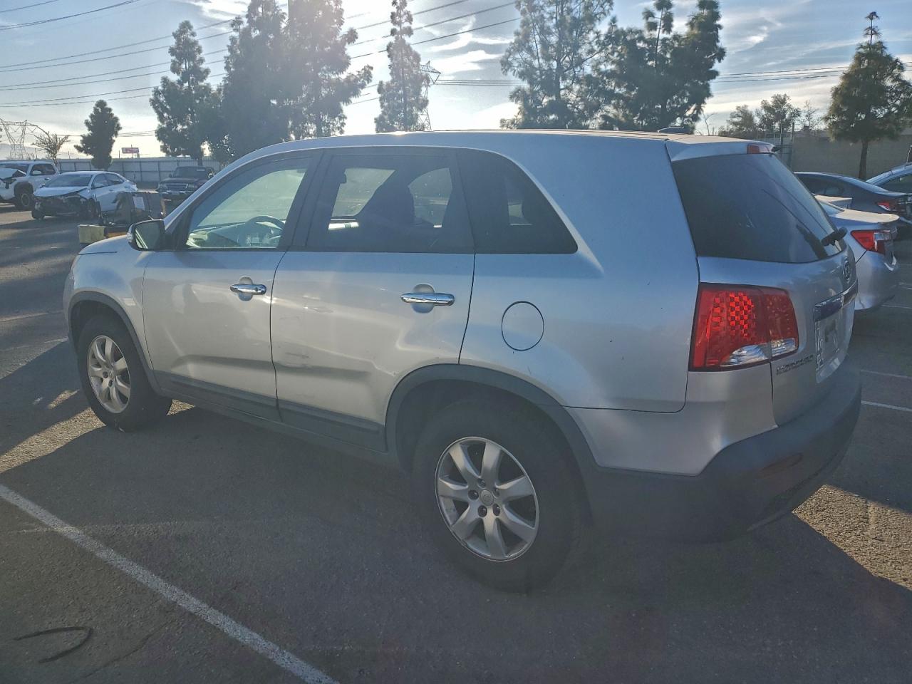 2011 Kia Sorento Base VIN: 5XYKT3A19BG044049 Lot: 97051165