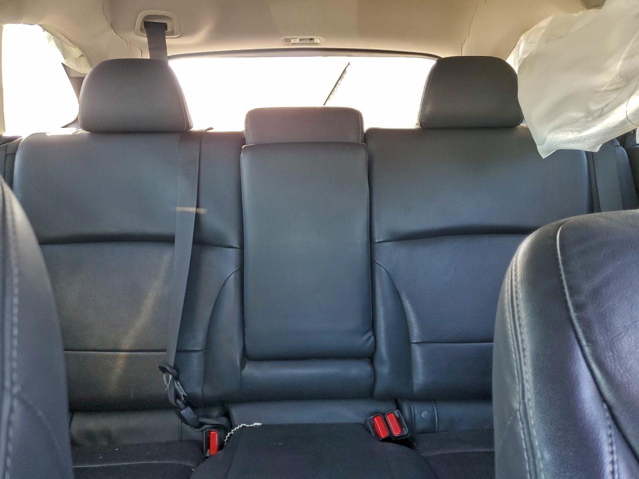 2015 Subaru Outback 3.6R Limited VIN: 4S4BSENC4F3225852 Lot: 96384925