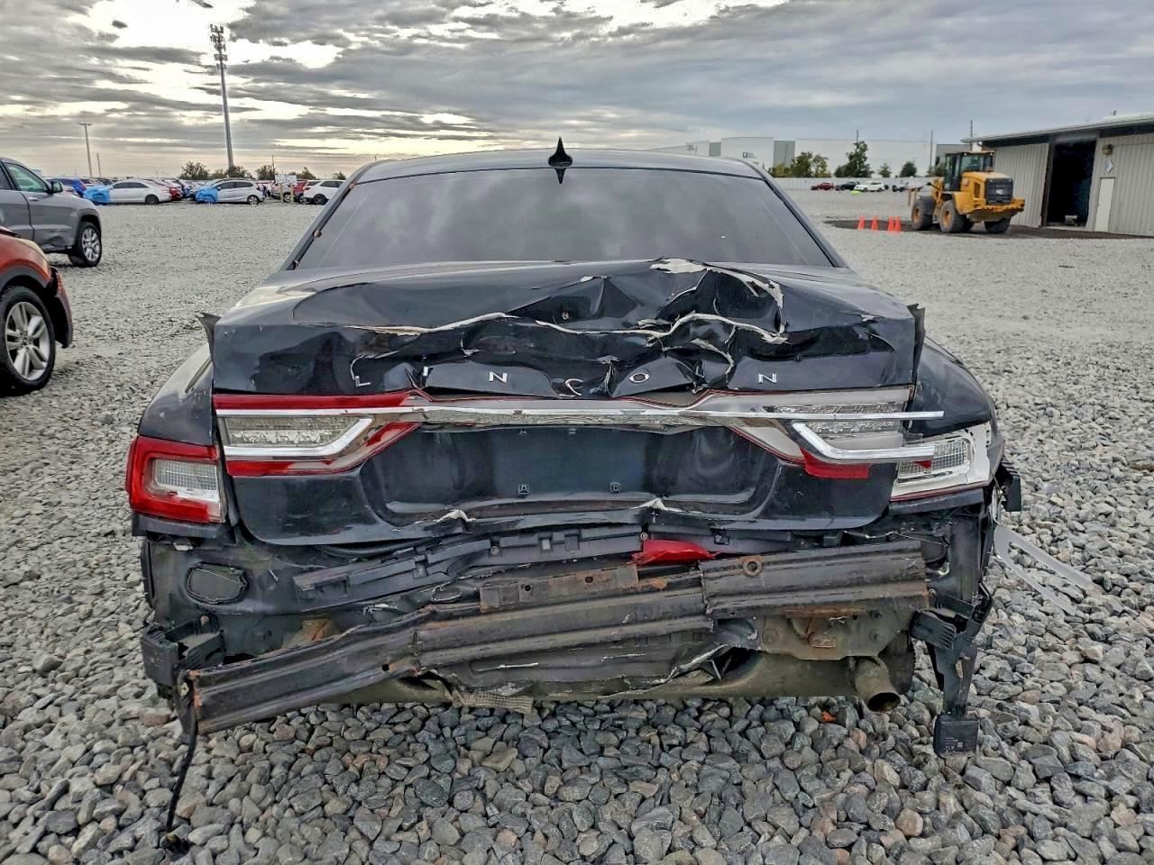 2019 Lincoln Continental VIN: 1LN6L9UKXK5615657 Lot: 96202835