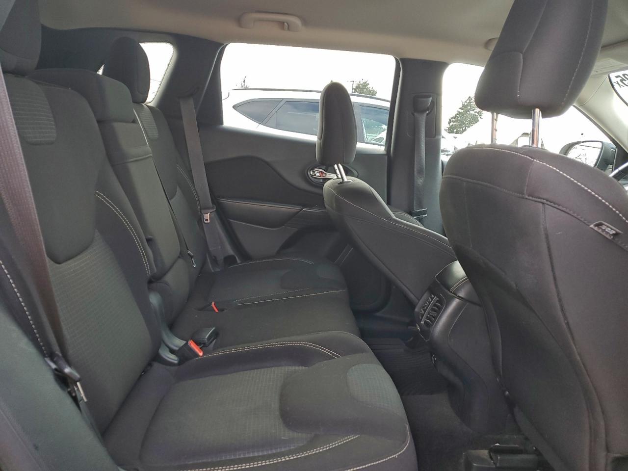 2015 Jeep Cherokee Latitude VIN: 1C4PJMCS1FW623066 Lot: 95549295