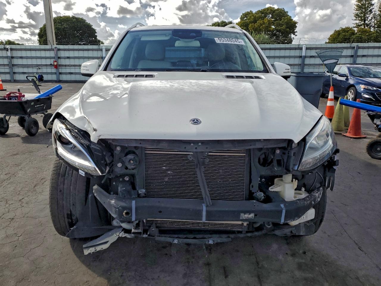 Фото: 4JGDA5JB8JB153691