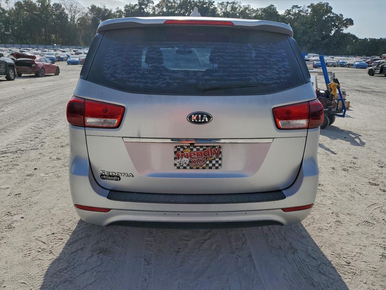 2016 Kia Sedona L VIN: KNDMA5C11G6208220 Lot: 95478275