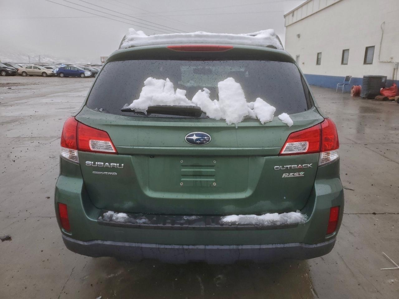 2011 Subaru Outback 2.5I Limited VIN: 4S4BRBKC2B3418607 Lot: 96131075