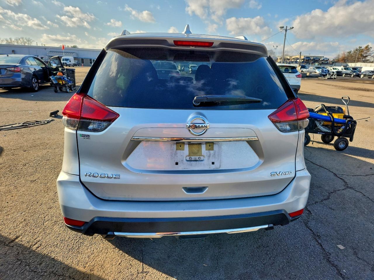 2018 Nissan Rogue S VIN: JN8AT2MV5JW302805 Lot: 95523995