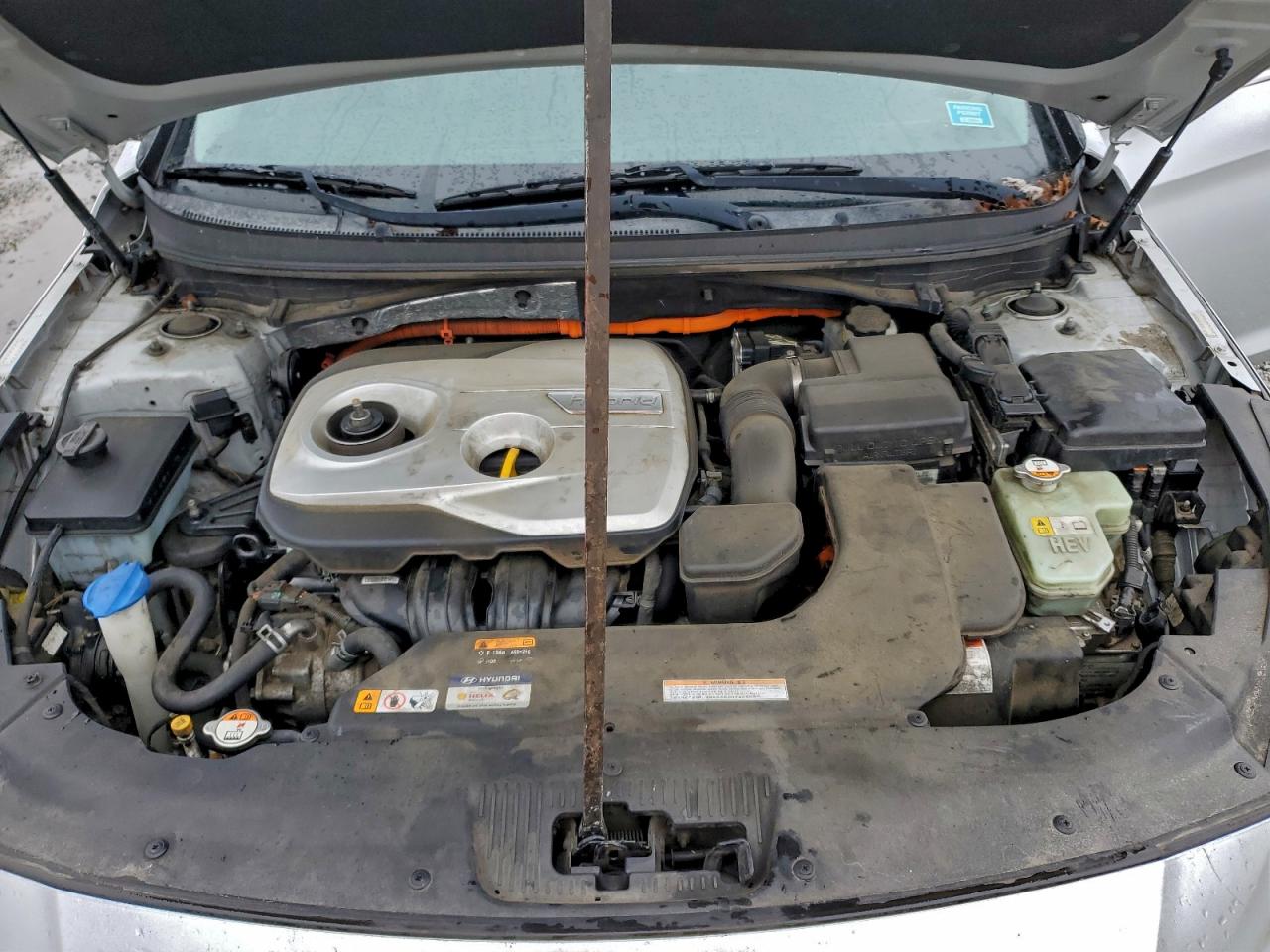 2016 Hyundai Sonata Hybrid VIN: KMHE34L10GA015705 Lot: 96026005