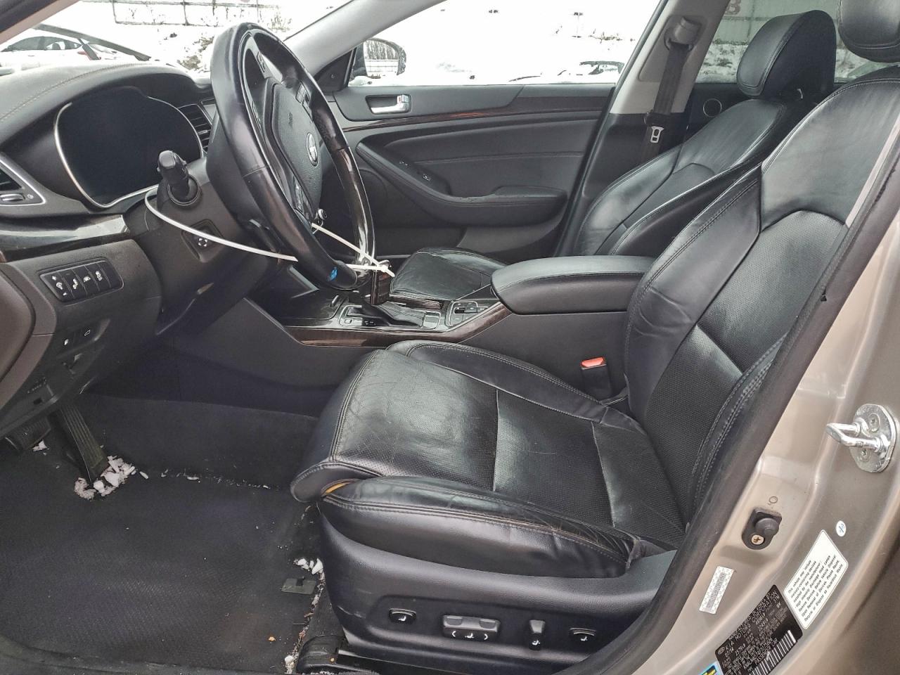 2015 Kia Cadenza Premium VIN: KNALN4D74F5175826 Lot: 95935665