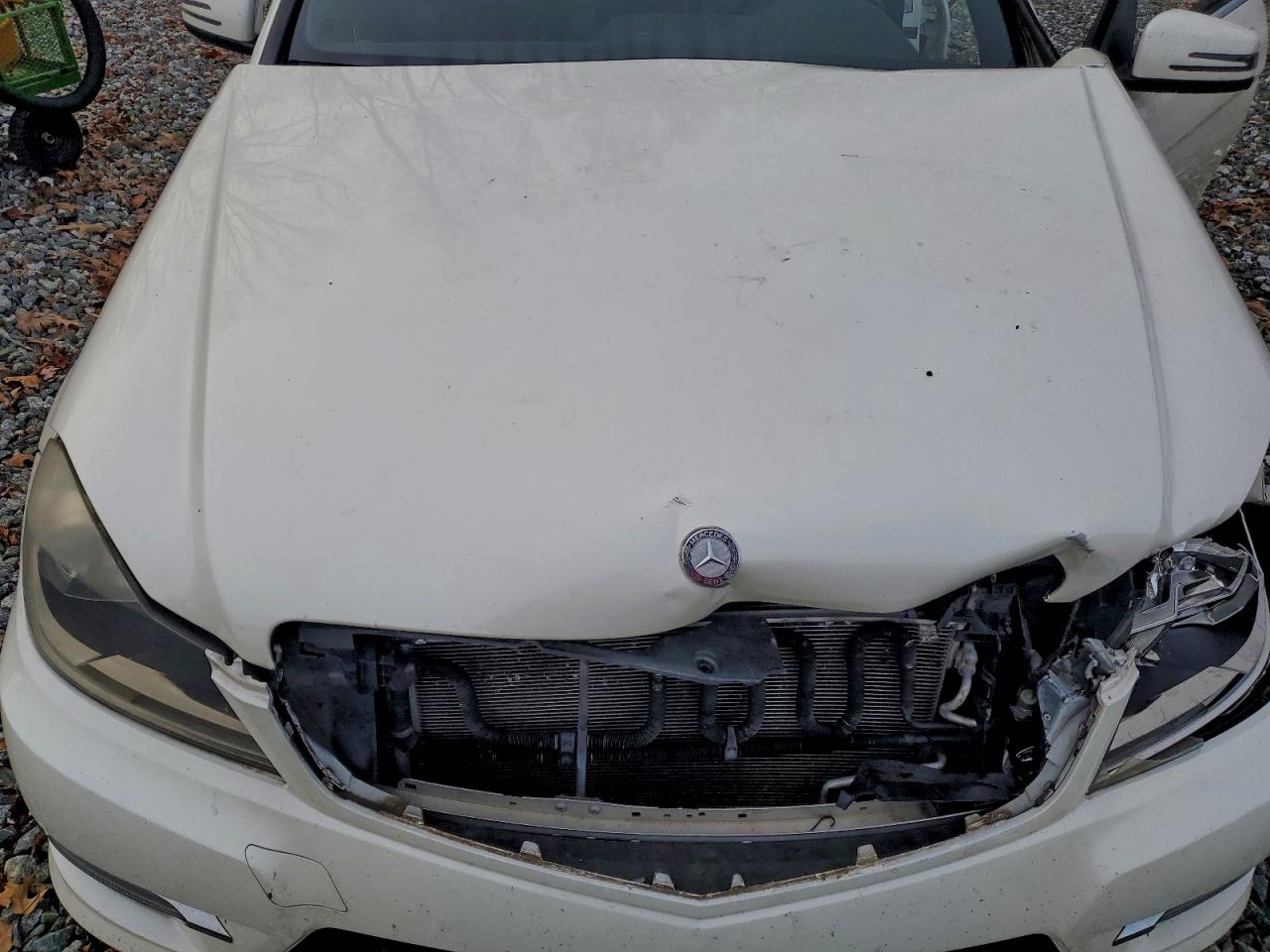 2013 Mercedes-Benz C 350 VIN: WDDGF5HB7DA755748 Lot: 94750145