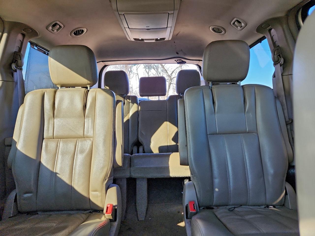 2011 Chrysler Town & Country Touring L VIN: 2A4RR8DG8BR614770 Lot: 95871545